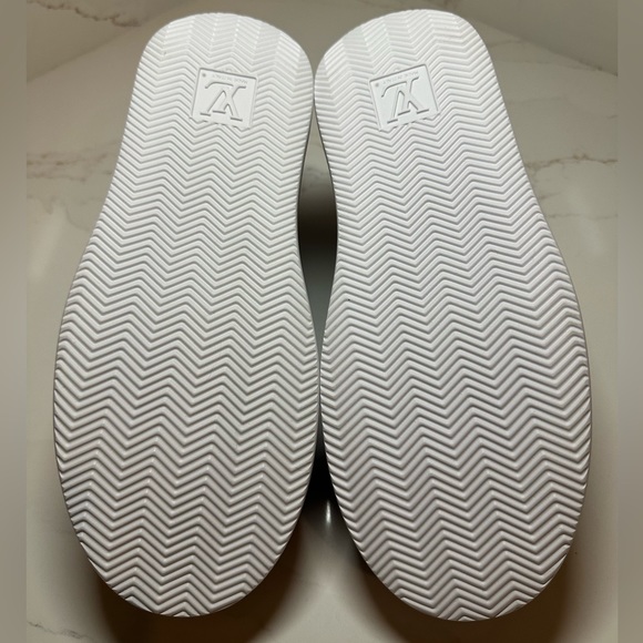 Louis Vuitton Beverly Hills Sneakers - Picture 8 of 12